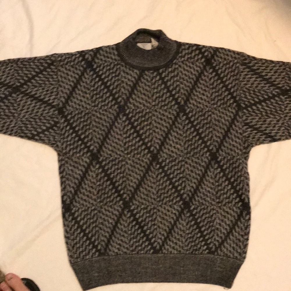 VINTAGE VALENTINO SWEATER